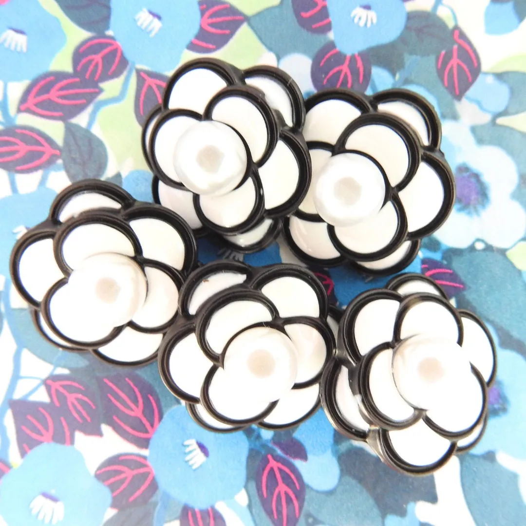 Black and White Flower Buttons