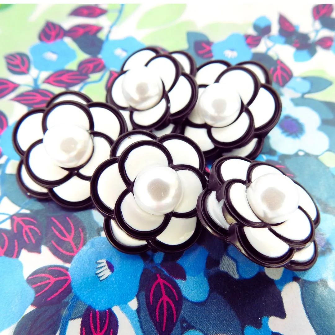 Black and White Flower Buttons