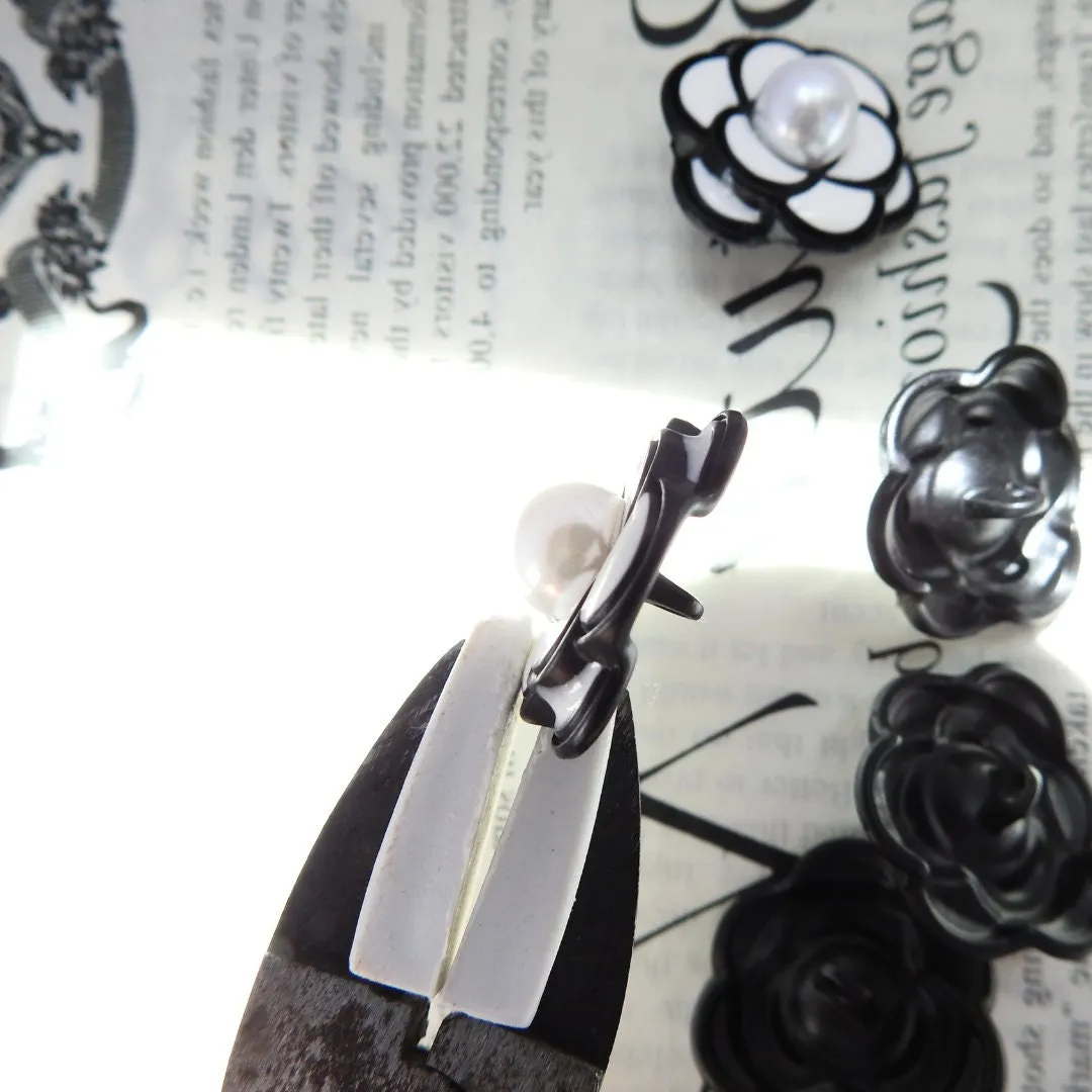 Black and White Flower Buttons