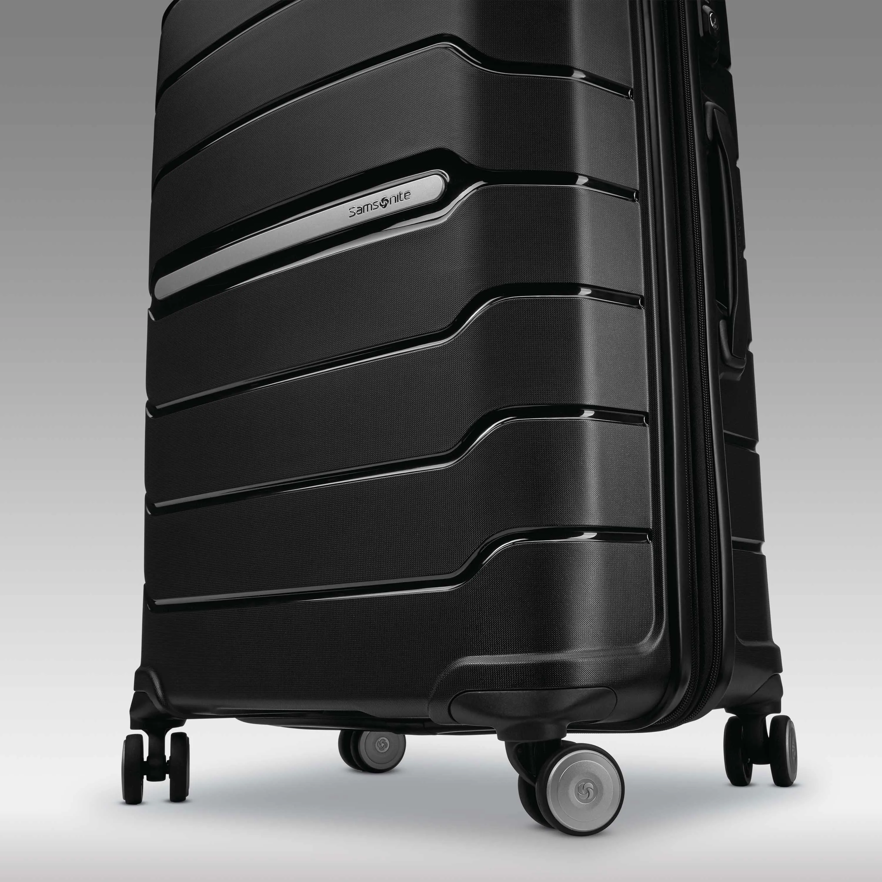 Samsonite Freeform Large Spinner